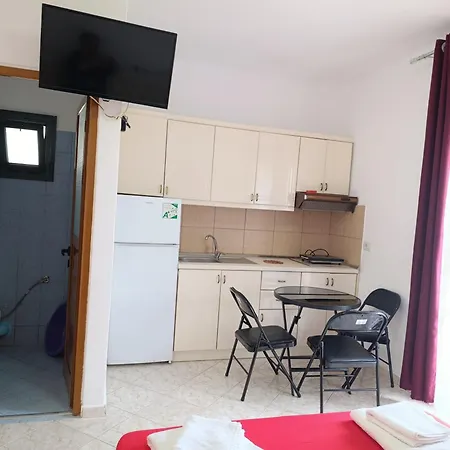 Apart Otel Erjoni 3*