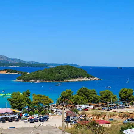 Erjoni 3*